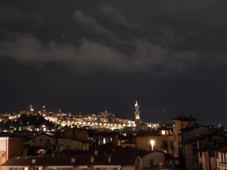 "La Me Ca" Intero Appartamento In Centro Con Vista Sui Colli Bergamo Ngoại thất bức ảnh
